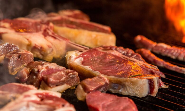 Açougueiros revelam os cinco cortes ideais para um churrasco inesquecível no fim de semana