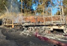 Carreta em chamas na Br-153 provoca caos no trânsito entre Professor Jamil e Goiânia