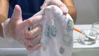 Cheiro de mofo nas roupas: a solução simples com 3 ingredientes para eliminá-lo