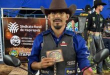 Esfaqueado em Mozarlândia, campeão Igor Rosa Lino defendeu irmã e faz cirurgias em Goiânia.