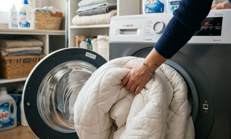 Desvendando a lavagem de edredons em casa: dicas de lavanderias para peças pesadas e cheirosas