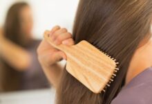 A técnica de limpeza capilar que dispensa shampoo e condicionador