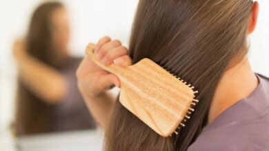 A técnica de limpeza capilar que dispensa shampoo e condicionador
