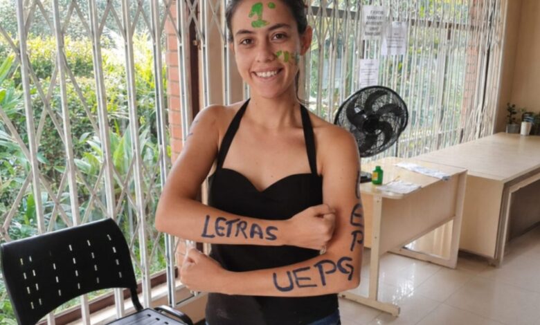 Jovem supera situação de rua e conquista primeiro lugar em universidade pública