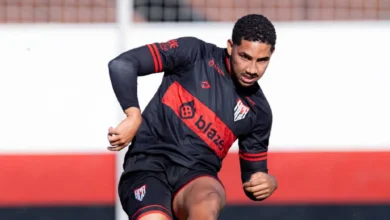 Léo Jacó, do Atlético, é emprestado ao Santa Clara e segue para o futebol português