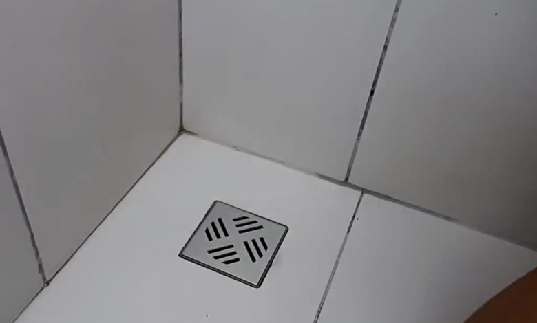 Soluções simples para eliminar o cheiro de esgoto do ralo sem reformas, segundo encanadores