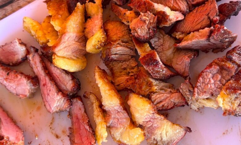 A ponta de peito: o corte que desafia a picanha no churrasco e economiza no bolso