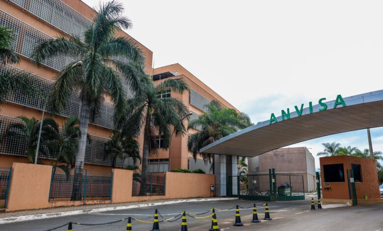 Anvisa determina proibição imediata de 12 produtos de limpeza irregulares