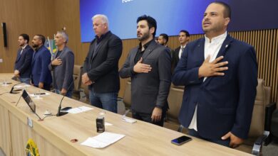 Aparecida de Goiânia: Câmara reconhece jornalista Amanda Caixeta e músico Hyago Malheiros em sessão solene