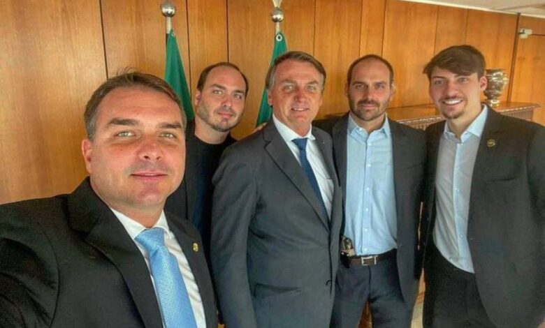 Bolsonaro solicita ao STF autorização para receber filhos no Dia dos Pais
