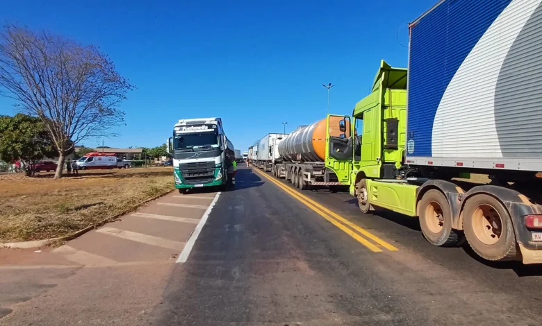 Br-153 em Goiás oferece apenas um ponto de descanso gratuito para caminhoneiros