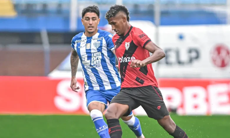 Bruno José marca aos 49 e coloca o Atlético no G-6 após vitória sobre o Avaí