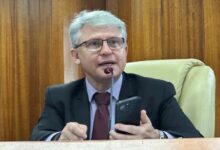 Câmara de Goiânia derruba veto e aprova política de linguagem simples no serviço público