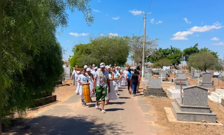 Comunidade de terreiro em Luziânia une fé e responsabilidade em mutirão de limpeza de cemitério