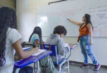 Concurso 2026 define salário inicial e média da carreira de professor público