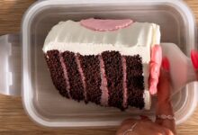 Confeiteiras revelam o local ideal para guardar o bolo caseiro e preservar sua maciez por dias