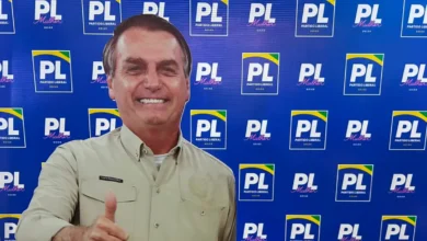 Convenção do PL em Goiás aposta em figura de papelão de Bolsonaro para atrair eleitores