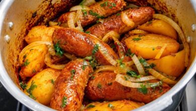 Cozinhar linguiça com vinagre: o segredo para evitar estouros e realçar o sabor