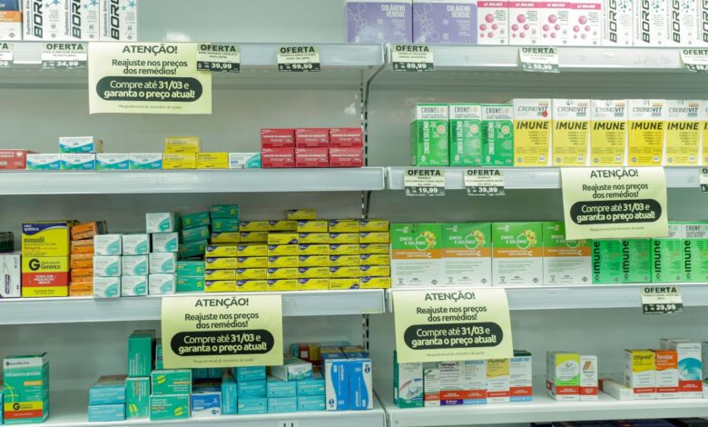 Entenda as tarjas de medicamentos: cores indicam regras de venda e riscos à saúde