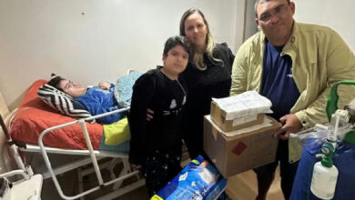 Entrega emergencial: caminhoneiro percorre 3,7 mil km para salvar menino em meio a enchentes no RS