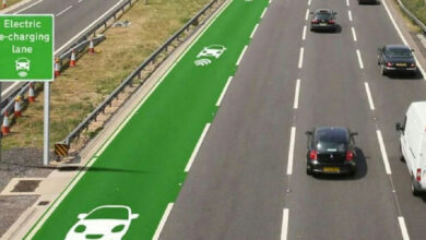 Estradas eletrificadas: tecnologia permite recarregar carros elétricos em movimento