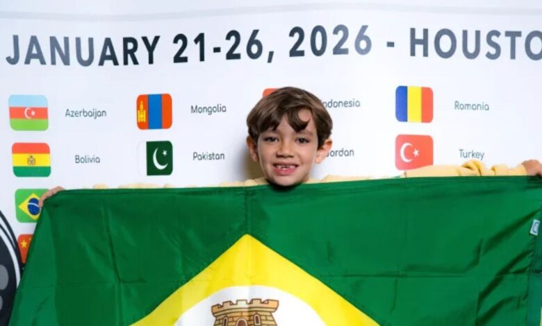 Estudante brasileiro de 8 anos de escola pública brilha nos EUA e alcança pódio em competição internacional