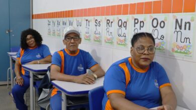 Família de Goiânia supera barreiras e volta à escola em busca de novas oportunidades