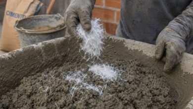 Fibra de polipropileno no concreto: entenda o reforço que aumenta a durabilidade de obras