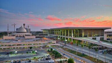 Gigante no deserto: o maior aeroporto do mundo supera o Bahrein em área