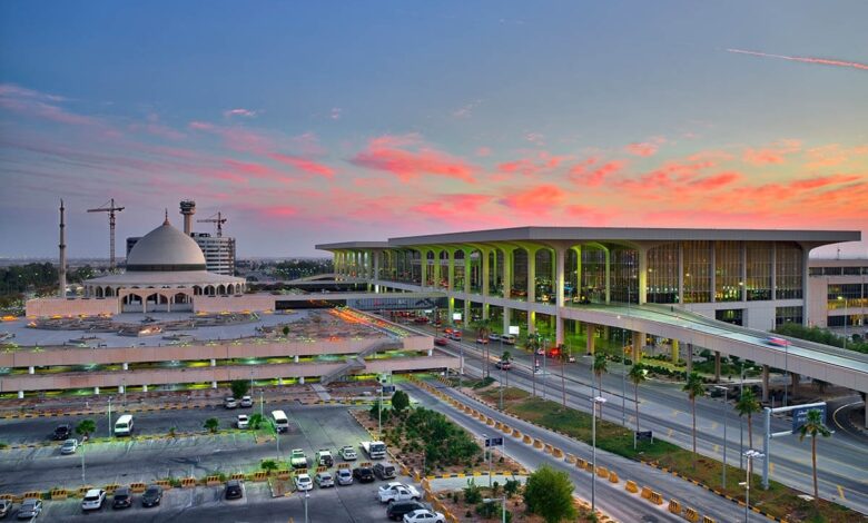 Gigante no deserto: o maior aeroporto do mundo supera o Bahrein em área