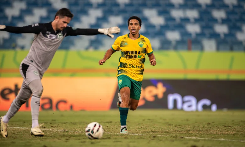 Goiás empata com Cuiabá na Série B em jogo marcado pelo retorno de Tadeu