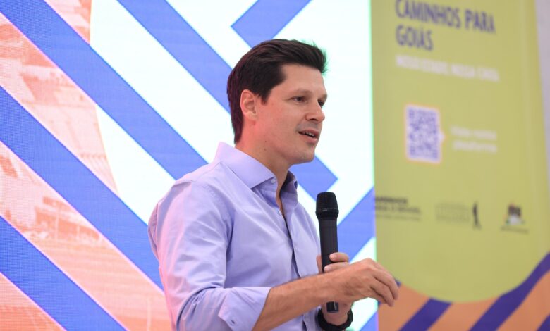 Governador Daniel Vilela inicia campanha em Goiás com alta aprovação, aponta Paraná Pesquisas