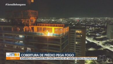 Incêndio de grandes proporções atinge 40º andar de arranha-céu em construção em Goiânia