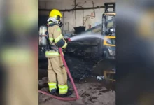 Incêndio em Formosa: bombeiros forçam entrada em galpão para combater chamas