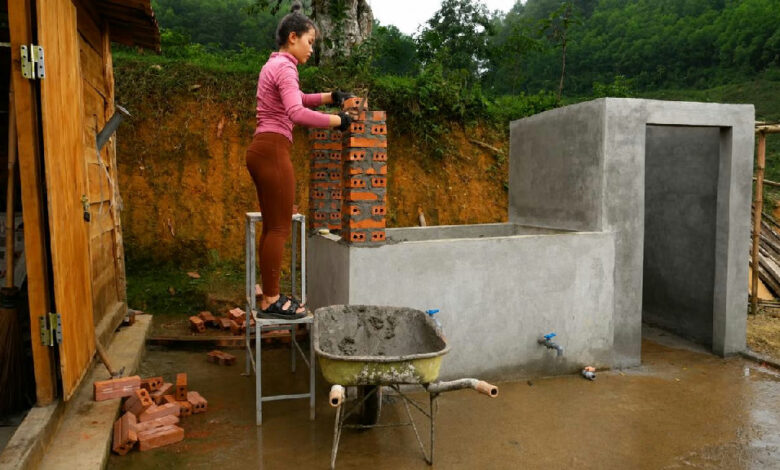 Jovem deixa a cidade e constrói casa autossustentável na selva em 10 meses