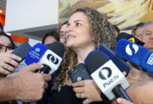 Justiça impõe multa ao Sintego por fechamento de escolas em Goiânia durante greve