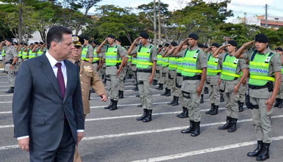 Marconi Perillo busca retomar pauta da segurança pública em meio a histórico de contratações temporárias