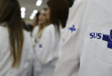 Ministério da Saúde prorroga contrato de 676 médicos especialistas no SUS