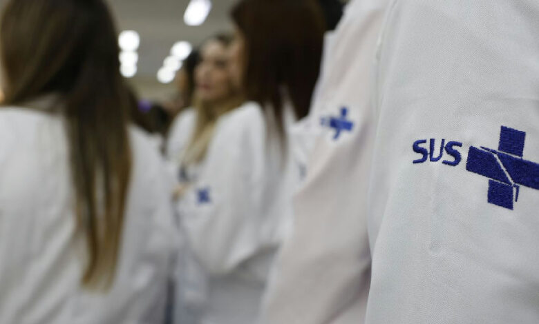 Ministério da Saúde prorroga contrato de 676 médicos especialistas no SUS