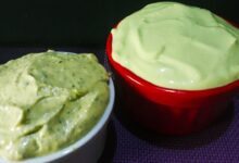 Molho verde caseiro conquista paladares com textura de hamburgueria