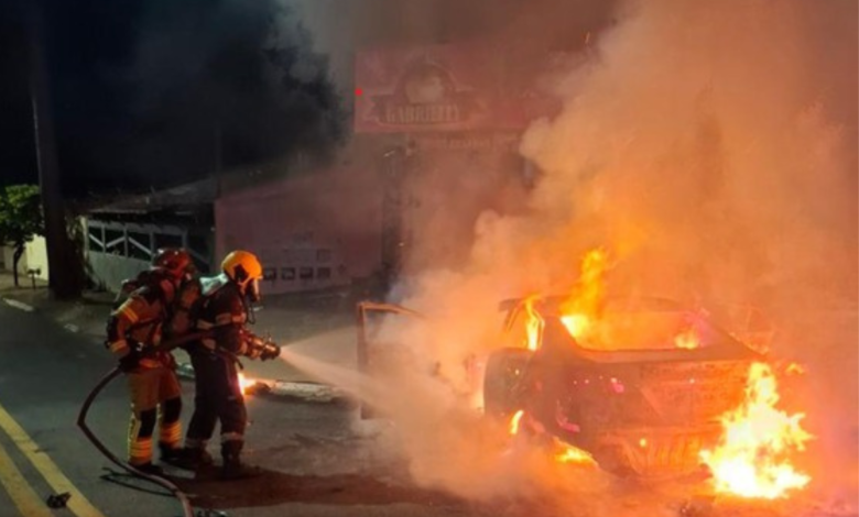 Motorista foge após acidente fatal com incêndio que matou motociclista de 21 anos em Goiânia