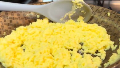 O segredo para preparar o ovo mexido perfeito com textura cremosa e sabor irresistível