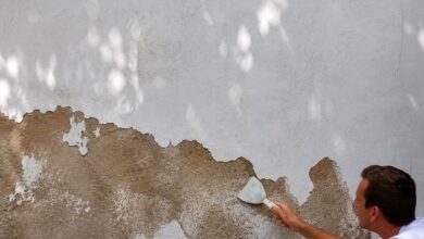 Parede descascando: o guia definitivo para eliminar bolhas e infiltrações
