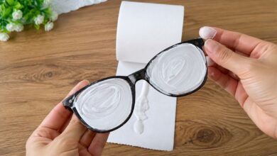 Pasta de dente nos óculos: desvende o truque popular e proteja suas lentes