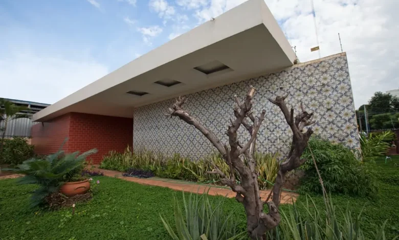 Residência em Goiânia revela início da trajetória de David Libeskind, arquiteto do Conjunto Nacional