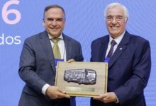 Sandro Mabel é homenageado por avanços no transporte público de Goiânia