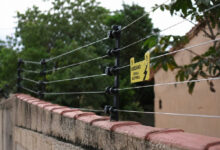 Segurança residencial: como escolher entre cerca elétrica, concertina e sensor de movimento