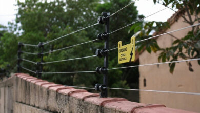 Segurança residencial: como escolher entre cerca elétrica, concertina e sensor de movimento