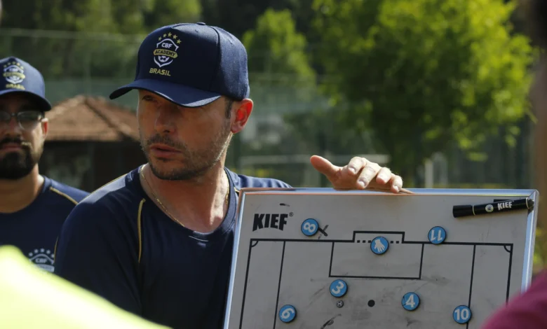 Sonho de comandar um time: o caminho para ser treinador de futebol no Brasil