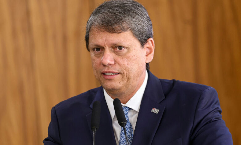 Tarcísio defende atuação da polícia paulista no caso Dark Horse e confirma envio de provas à PF